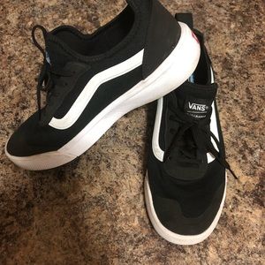 Black Vans Ultrarange
